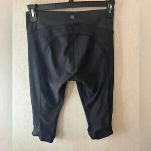 Lululemon Run Crop Black Leggings sz 8